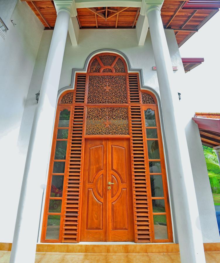 Falcon Villa Induruwa Dış mekan fotoğraf